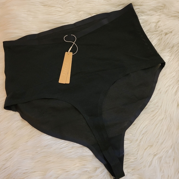 Skims mesh Sheer Sculpt High-waisted Thong - black - Picture 6 of 9